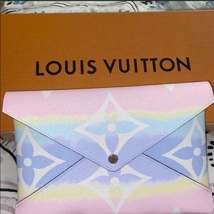 Large LV Kirigami Escale